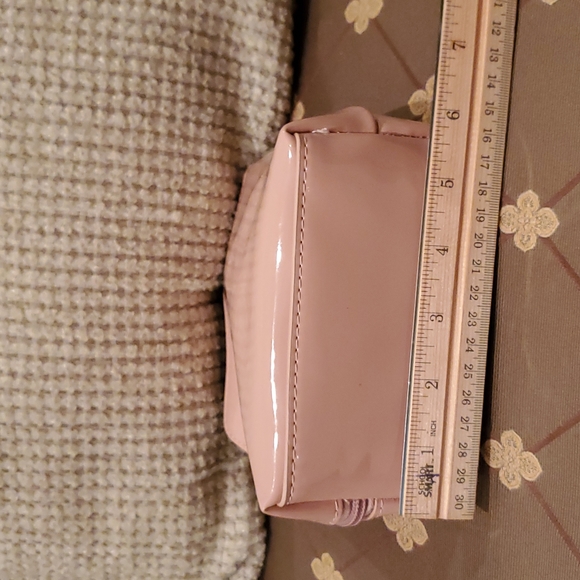 Lips Makeup Bag - Picture 5 of 9